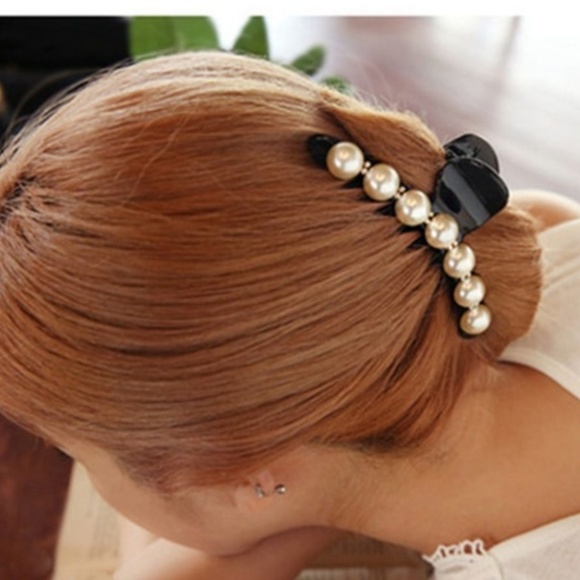 Accessories - Black Claw Hair Clip with Crystals & Pearls